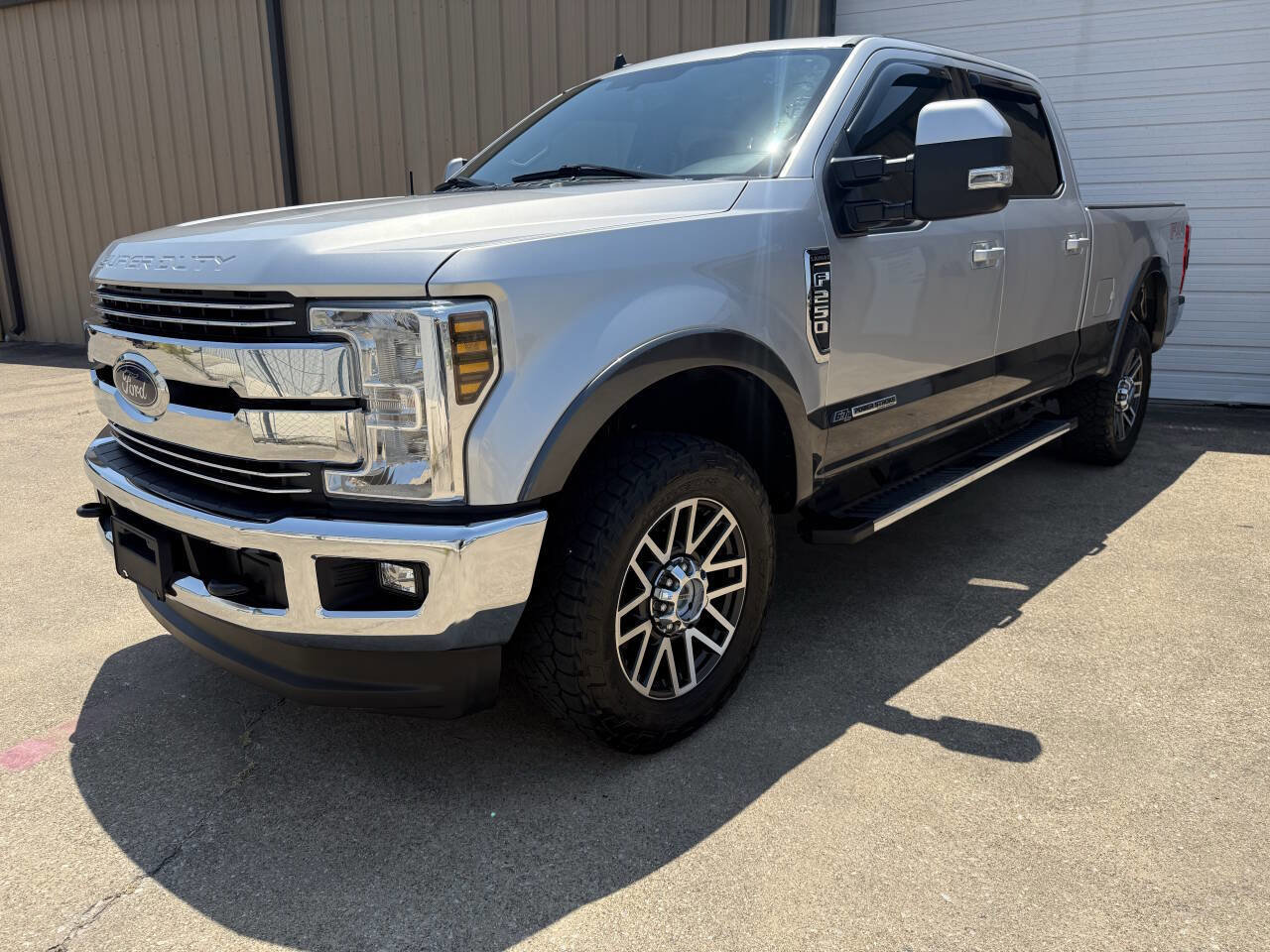 Used 2019 Ford F250 Lariat w/ Lariat Value Package image 4