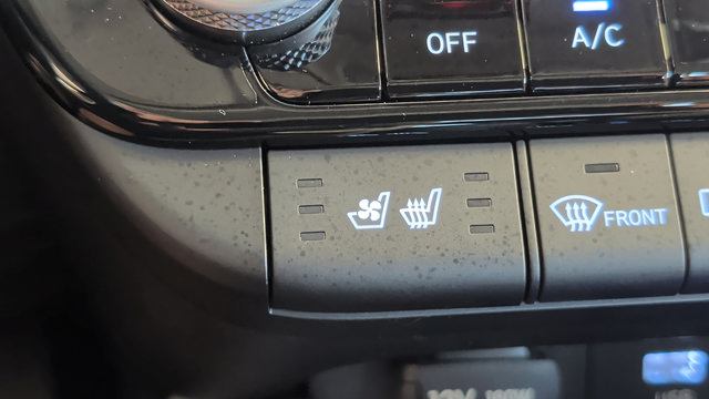 Certified 2025 Hyundai Elantra Limited FWD image 19