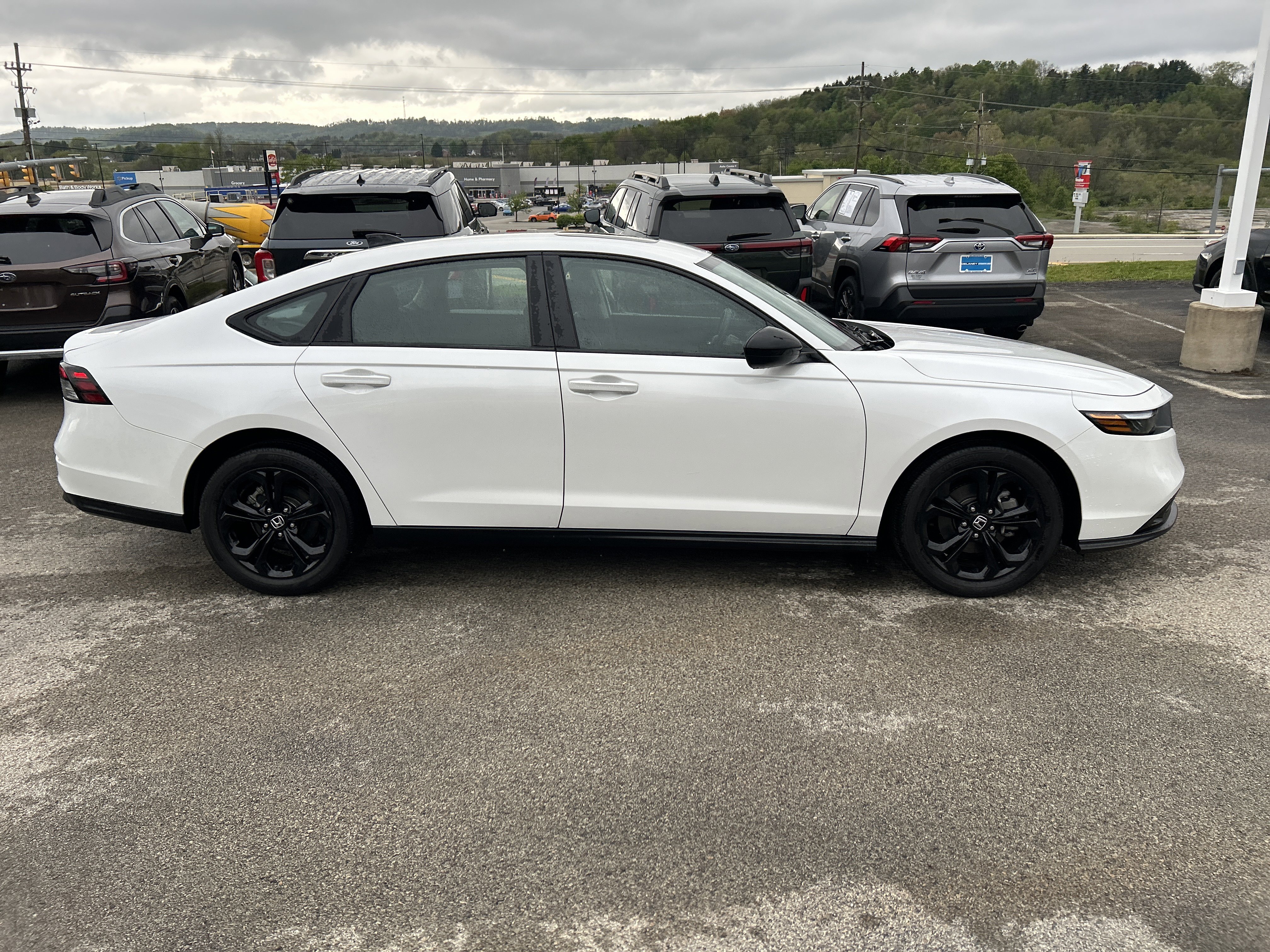 Used 2025 Honda Accord SE image 8