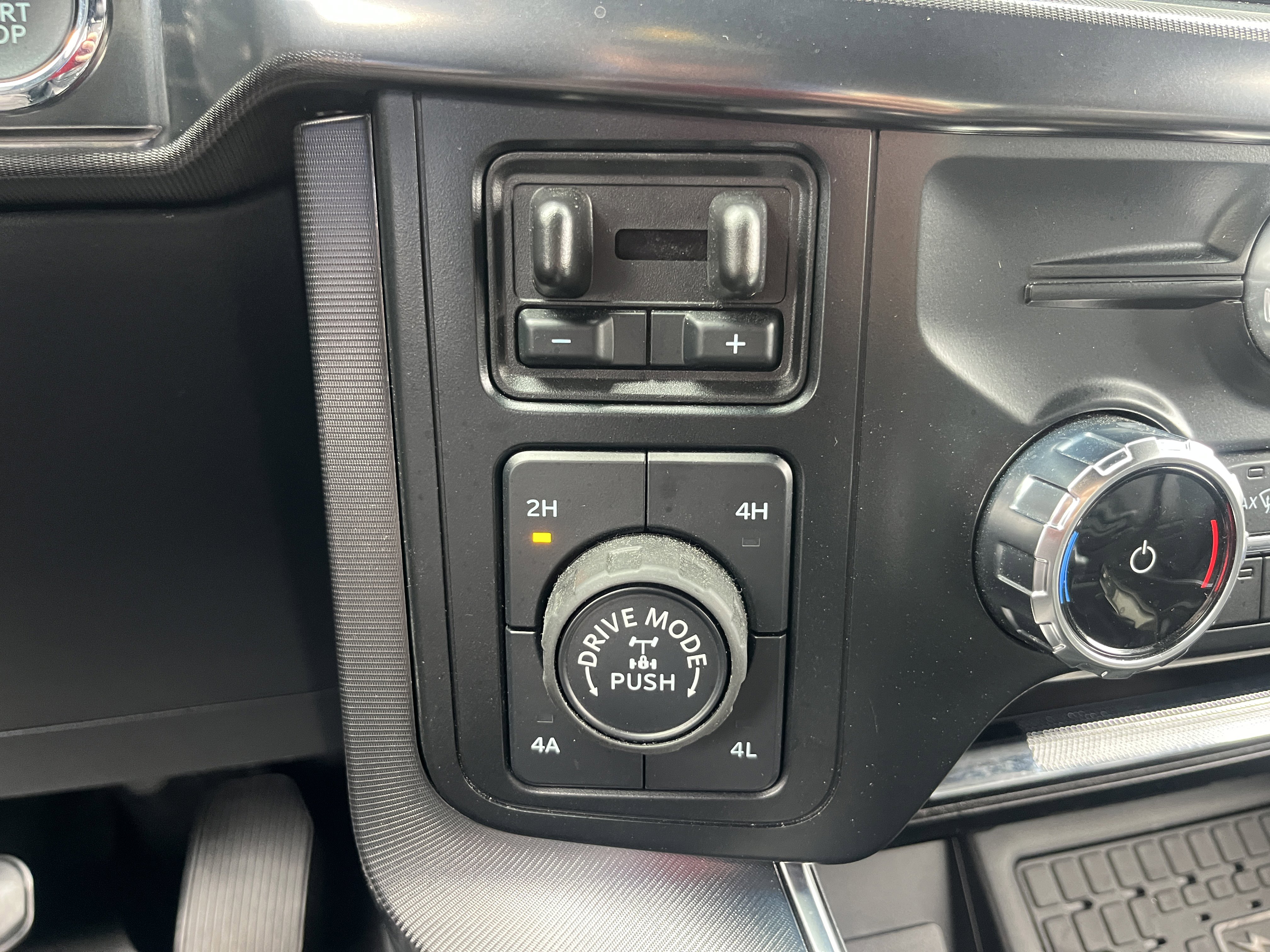 Used 2024 Ford F150 Platinum w/ Equipment Group 702A High AWD/4WD image 27