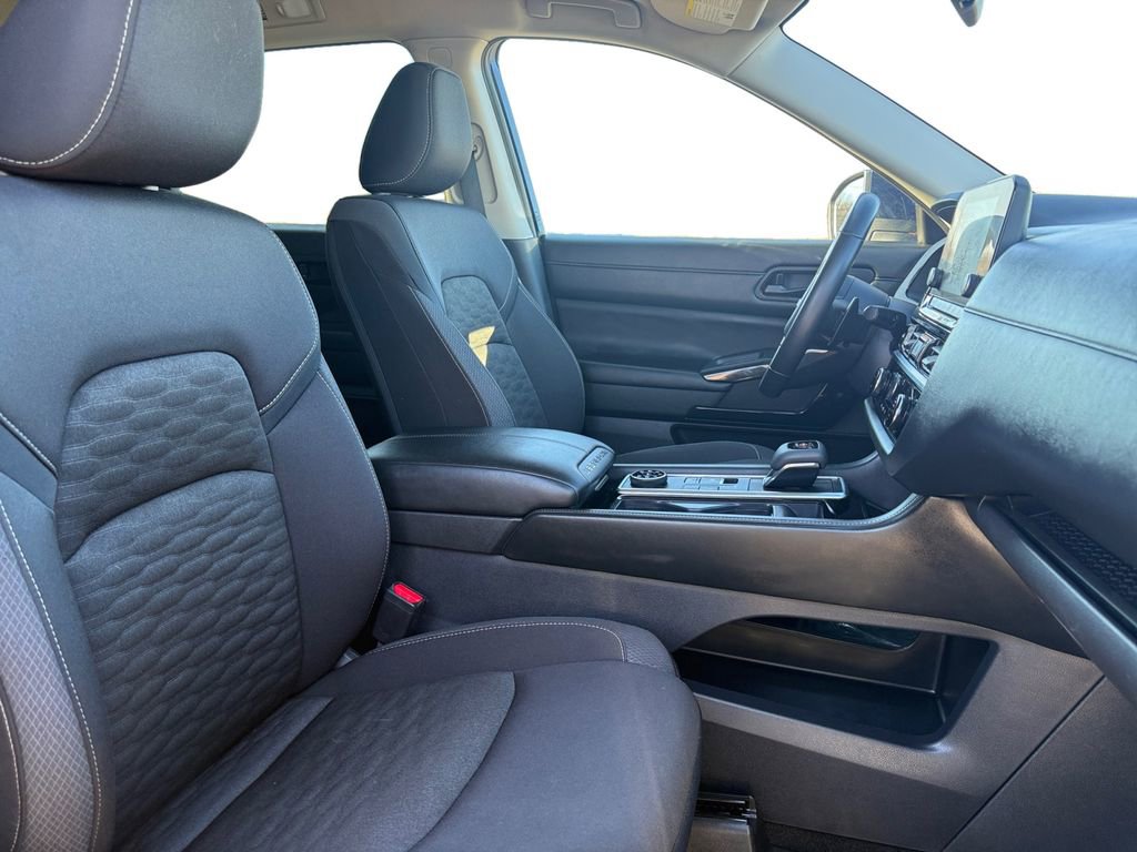 Certified 2024 Nissan Pathfinder SV image 15