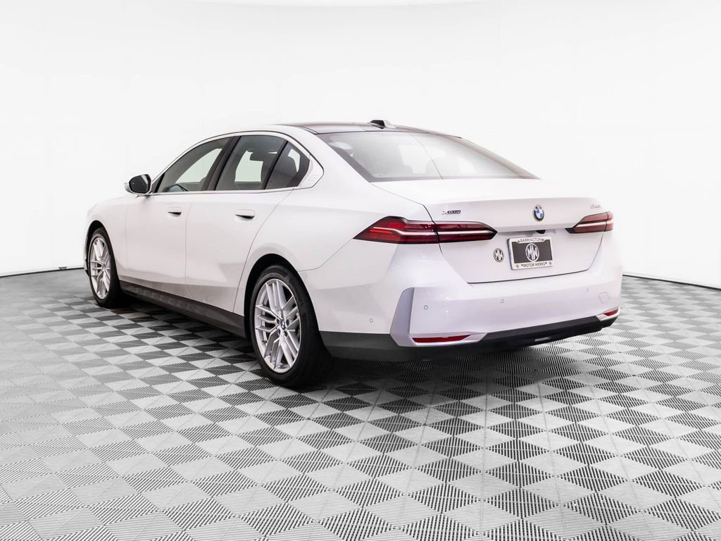 Used 2024 BMW 540i xDrive w/ Executive Package AWD/4WD image 3