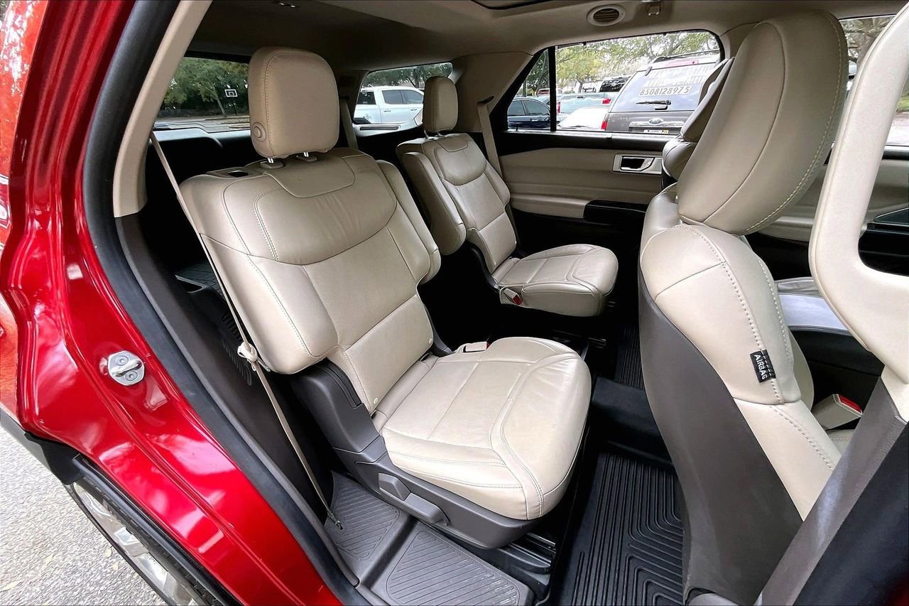 Used 2020 Ford Explorer Platinum w/ Premium Technology Package image 22