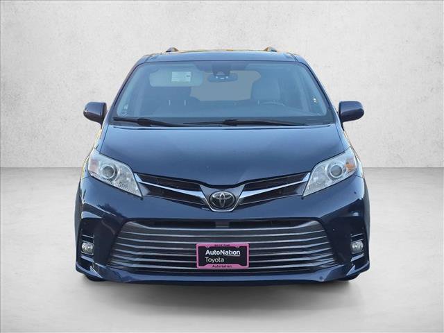 Used 2019 Toyota Sienna XLE w/ XLE Navigation Package FWD image 2