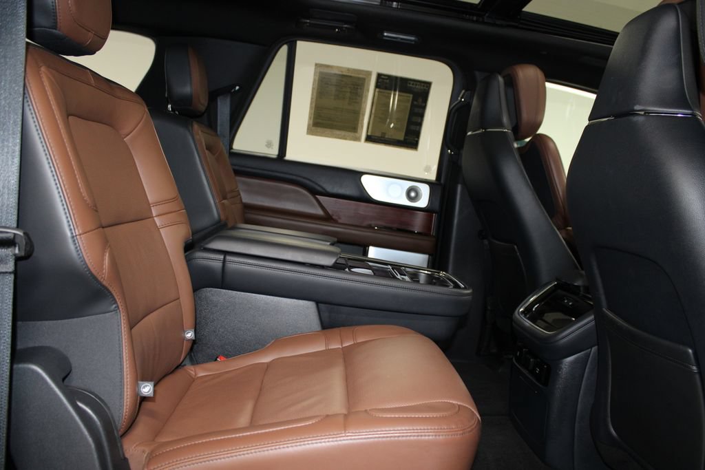 Used 2024 Lincoln Navigator L Reserve AWD/4WD image 36