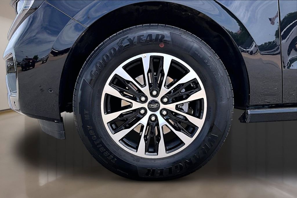Used 2025 Ford Expedition Max Platinum AWD/4WD image 8