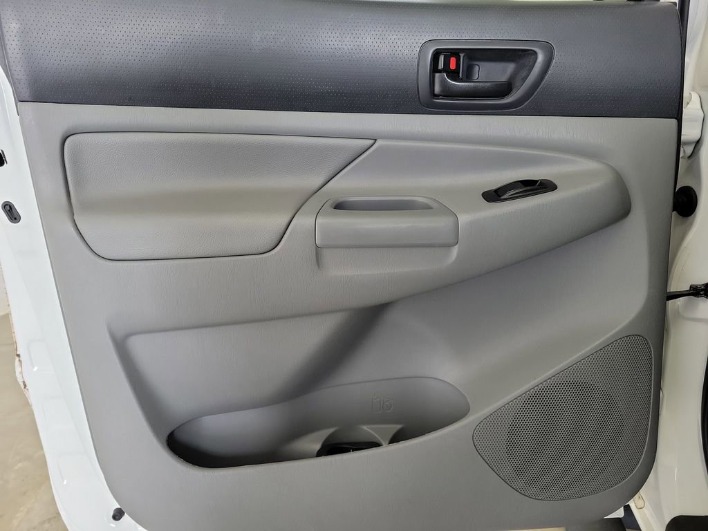 Used 2013 Toyota Tacoma PreRunner w/ SR5 Pkg image 13