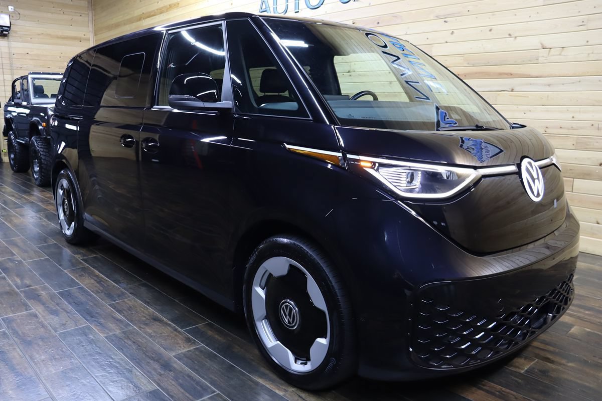 Used 2025 Volkswagen ID. Buzz Pro S RWD image 2