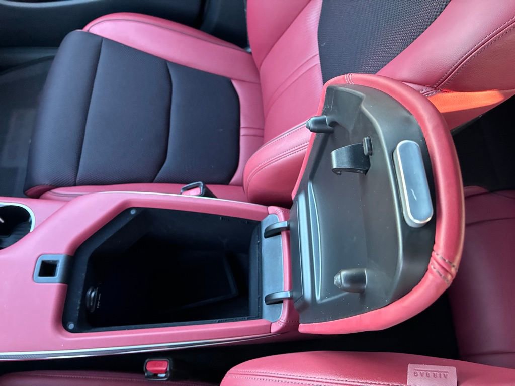 Used 2025 Genesis GV70 3.5T Sport image 38