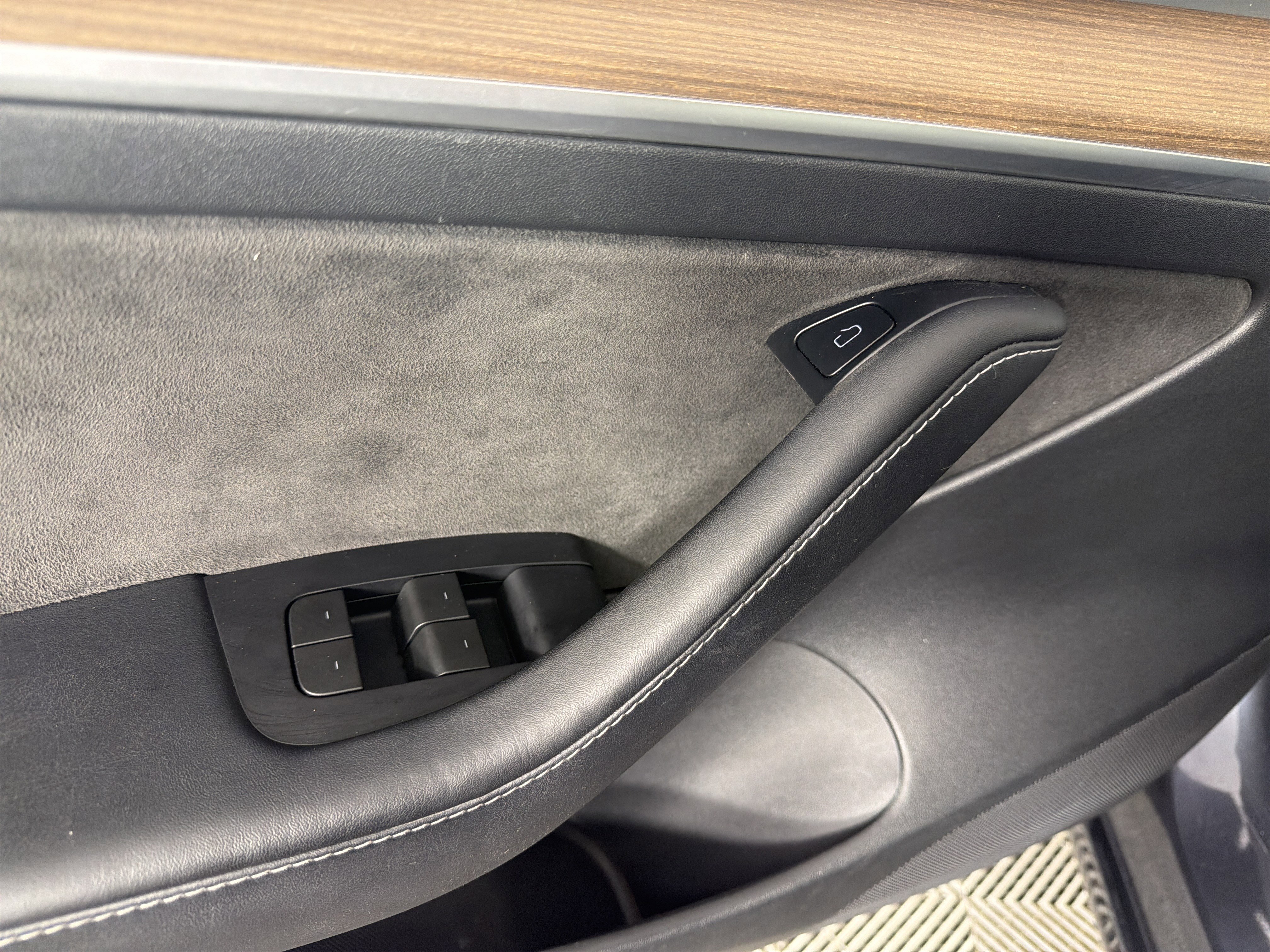 Used 2023 Tesla Model 3 Performance image 7