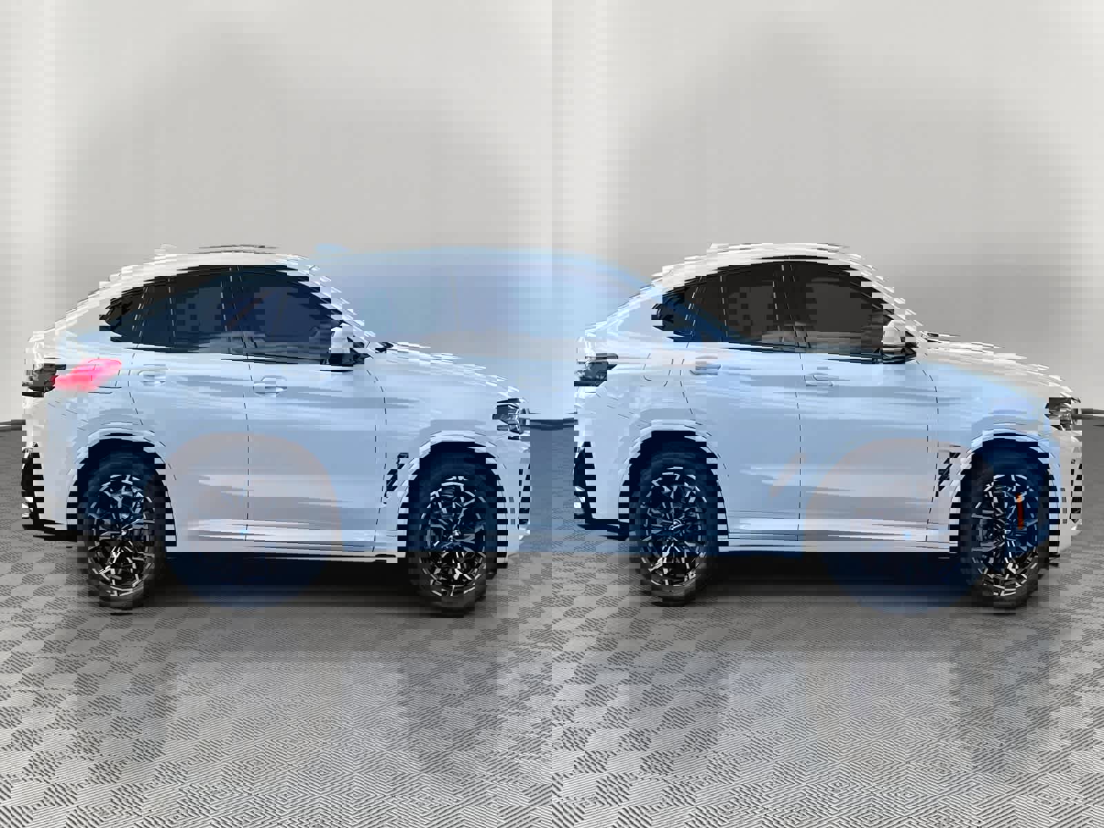 Certified 2023 BMW X4 xDrive30i w/ M Sport Package image 2