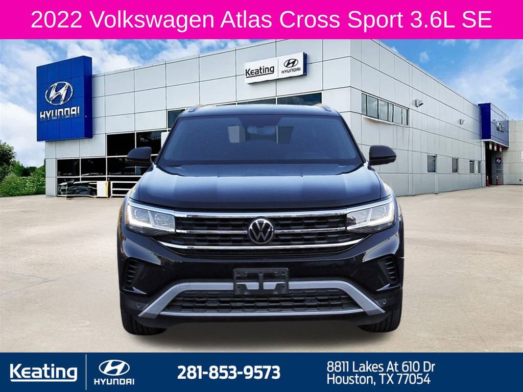 Used 2022 Volkswagen Atlas Cross Sport SE image 2