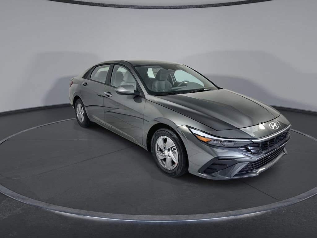 New 2026 Hyundai Elantra SE FWD image 2