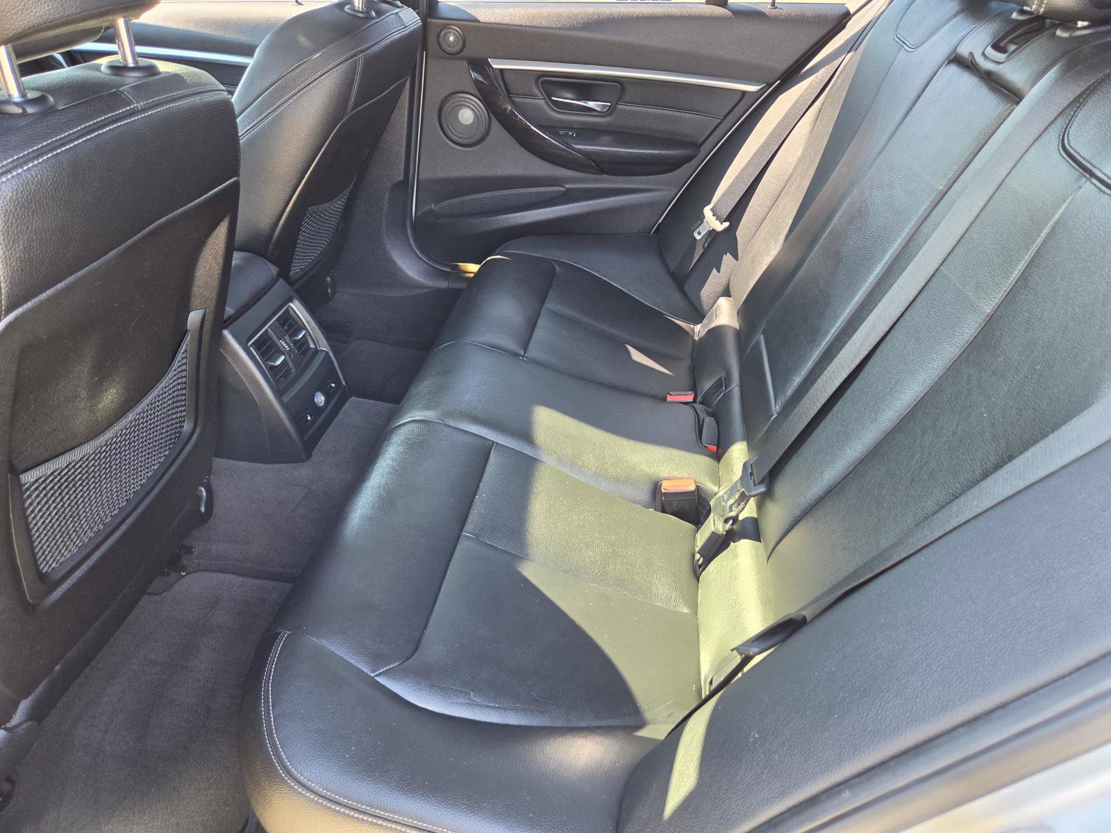 Used 2016 BMW 340i xDrive Sedan AWD/4WD image 17
