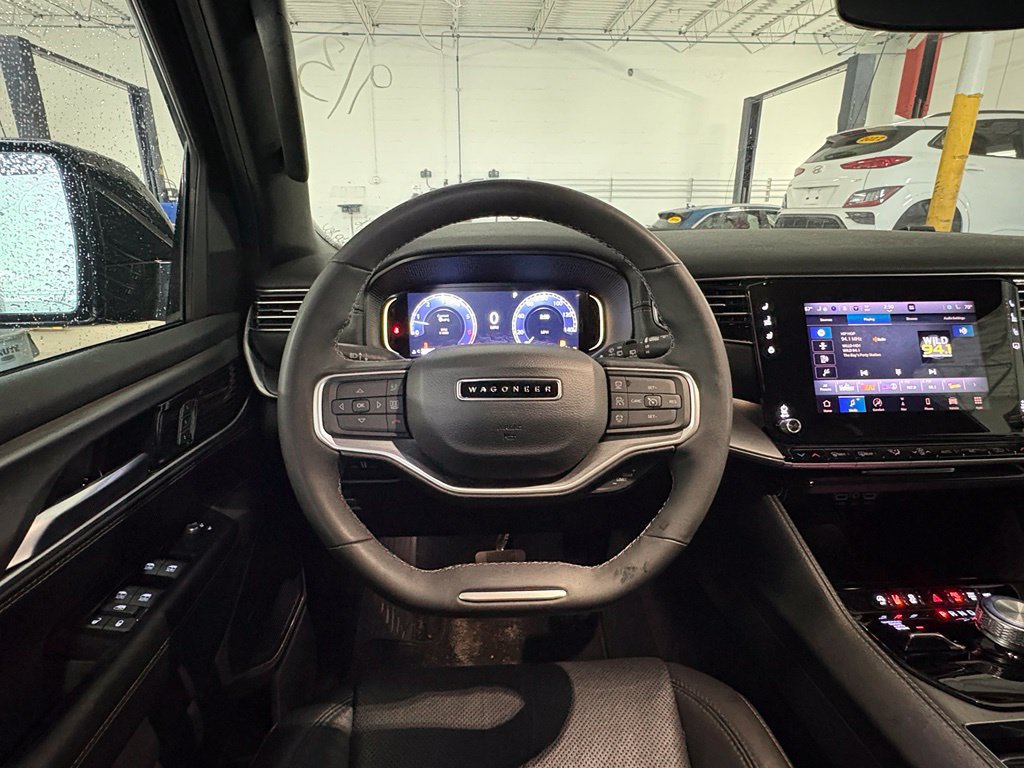 Used 2025 Jeep Wagoneer Series II w/ 8-Passenger Seating Package AWD/4WD image 24