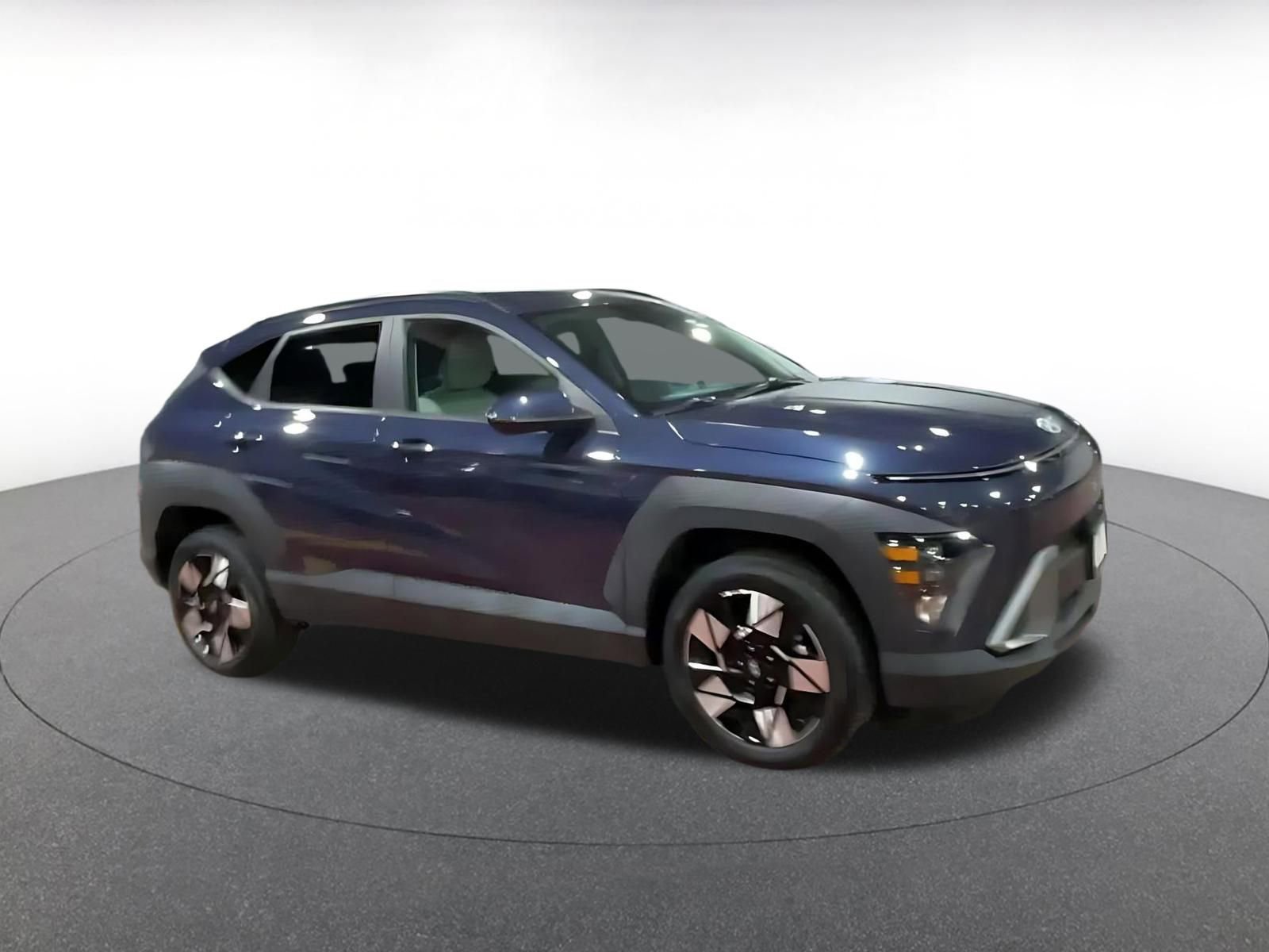 Used 2025 Hyundai Kona SEL image 2