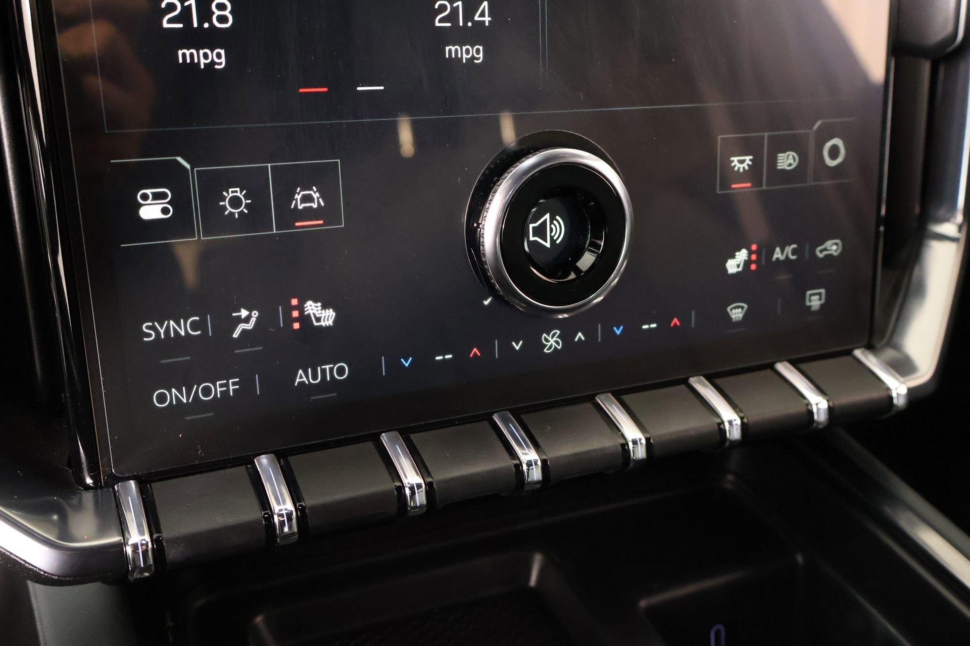 Used 2025 GMC Acadia AT4 AWD/4WD image 8