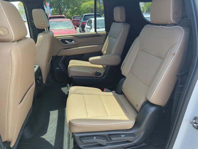 Used 2021 Chevrolet Suburban Premier w/ Premium Package RWD image 29