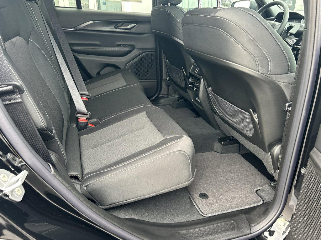 New 2025 Jeep Grand Cherokee Laredo RWD image 25