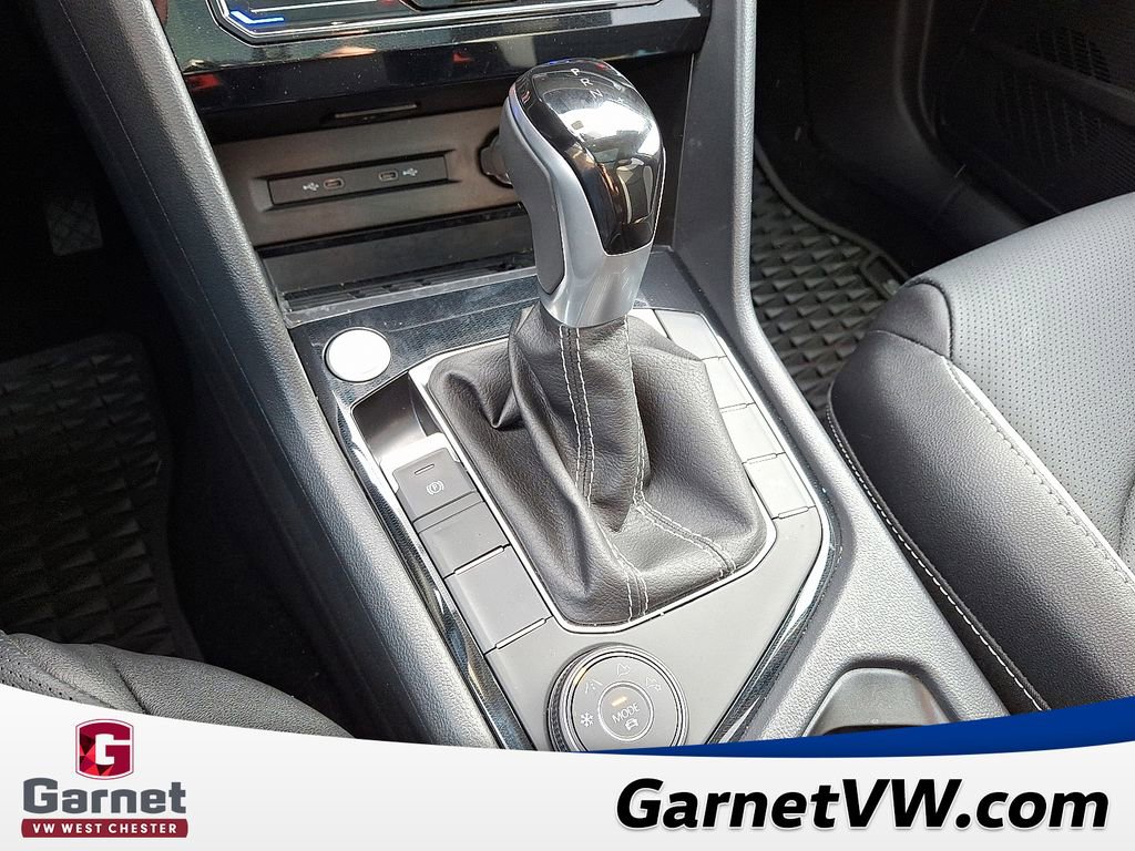 Used 2025 Volkswagen Taos SEL image 16