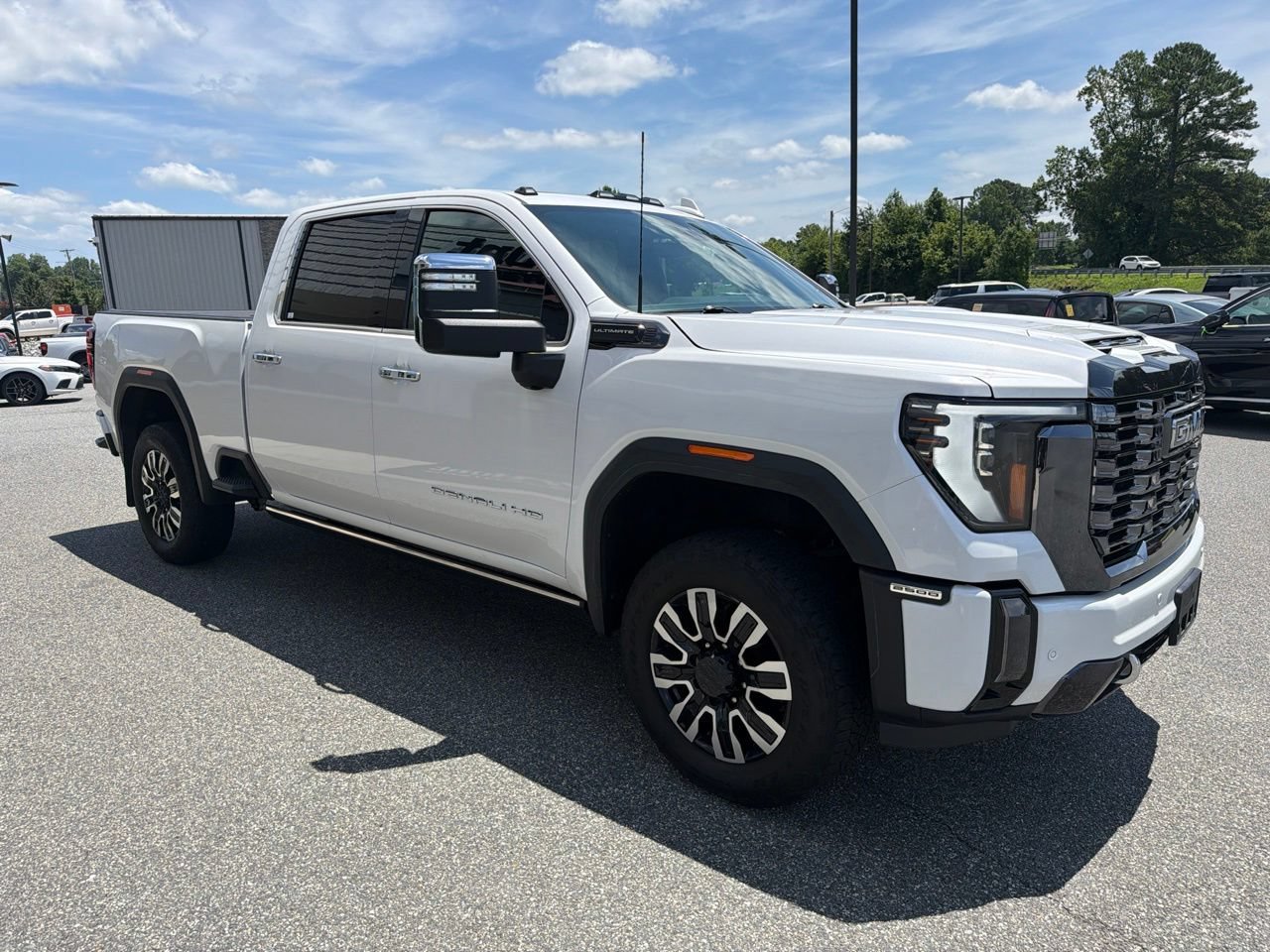 Used 2024 GMC Sierra 2500 Denali Ultimate AWD/4WD image 8