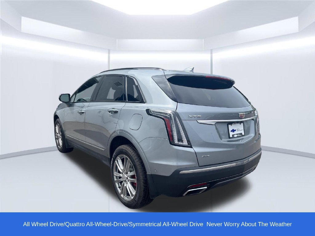Used 2025 Cadillac XT5 Sportv w/ Technology Package AWD/4WD image 3