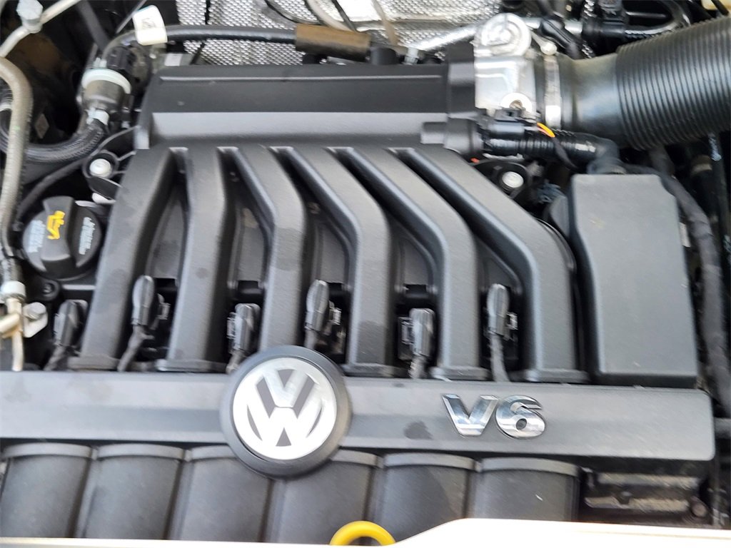 Used 2023 Volkswagen Atlas Cross Sport SE w/ Black Wheel Package image 17
