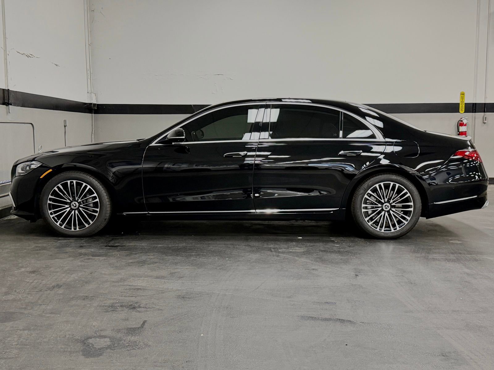 Used 2024 Mercedes-Benz S 580e 4MATIC Sedan image 9