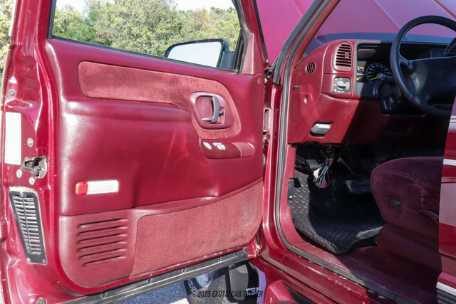 Used 1995 GMC Sierra 1500 SL image 26