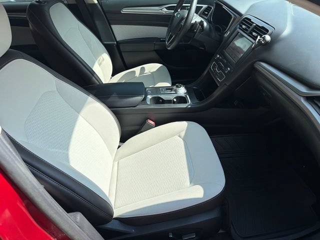 Used 2019 Ford Fusion SE w/ Equipment Group 151A FWD image 15