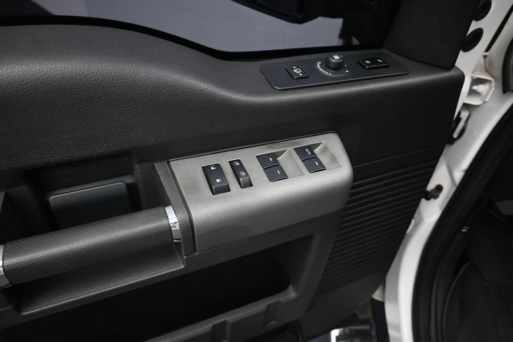Used 2011 Ford F350 Lariat w/ Lariat Interior Pkg AWD/4WD image 11