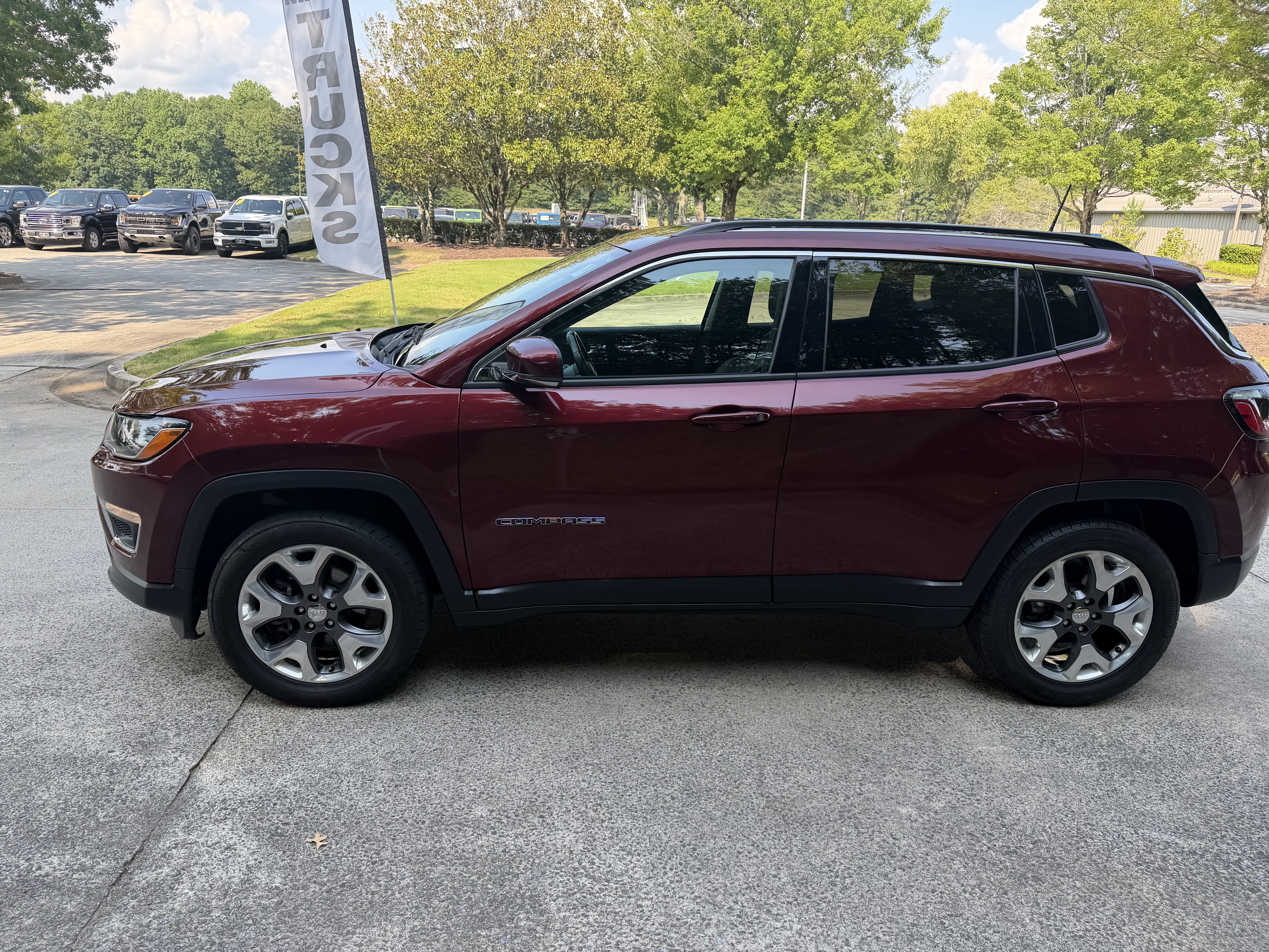 Used 2021 Jeep Compass Limited AWD/4WD image 4