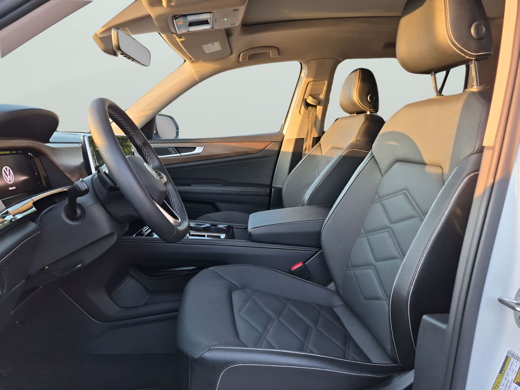 Used 2024 Volkswagen Atlas SE FWD image 21