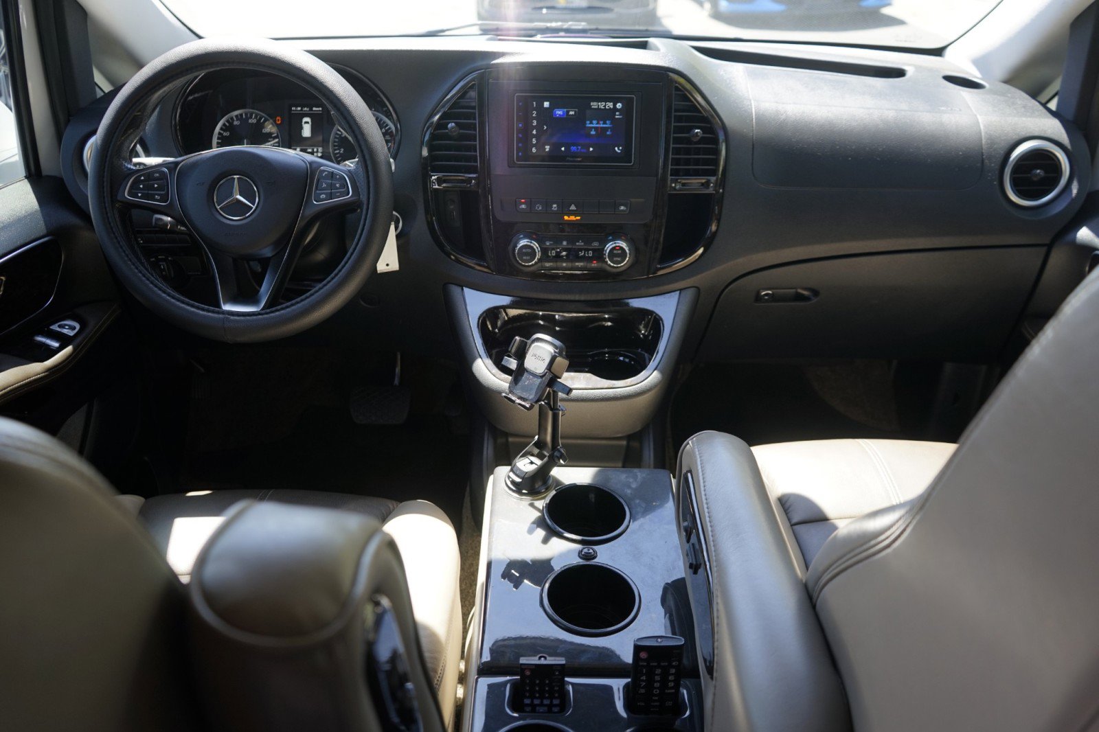 Used 2018 Mercedes-Benz Metris Passenger image 16