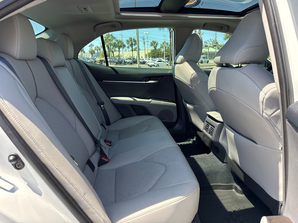 Used 2022 Toyota Camry XSE w/ Navigation Package FWD image 18