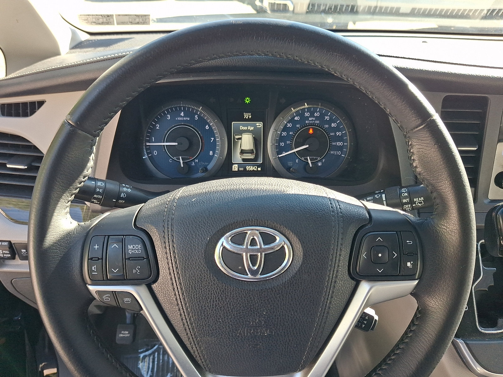 Used 2016 Toyota Sienna XLE w/ XLE Navigation Package FWD image 21
