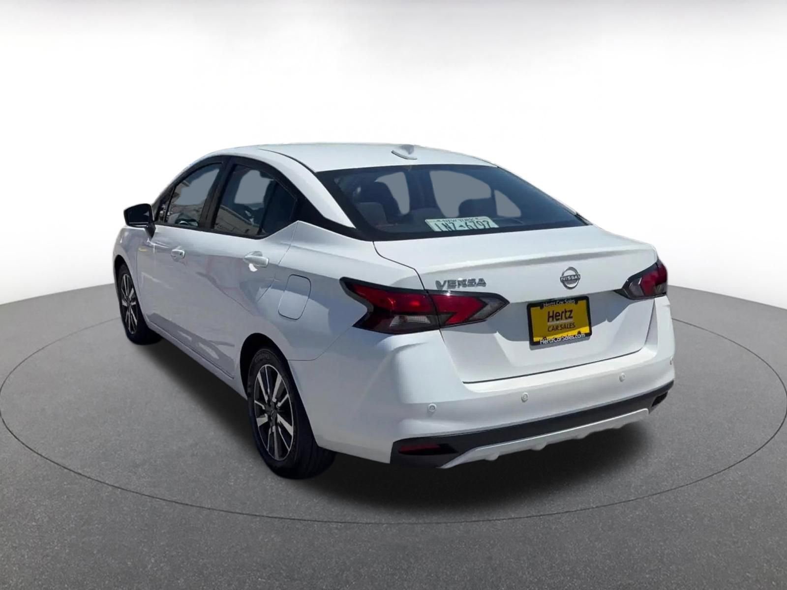 Used 2025 Nissan Versa SV FWD image 11