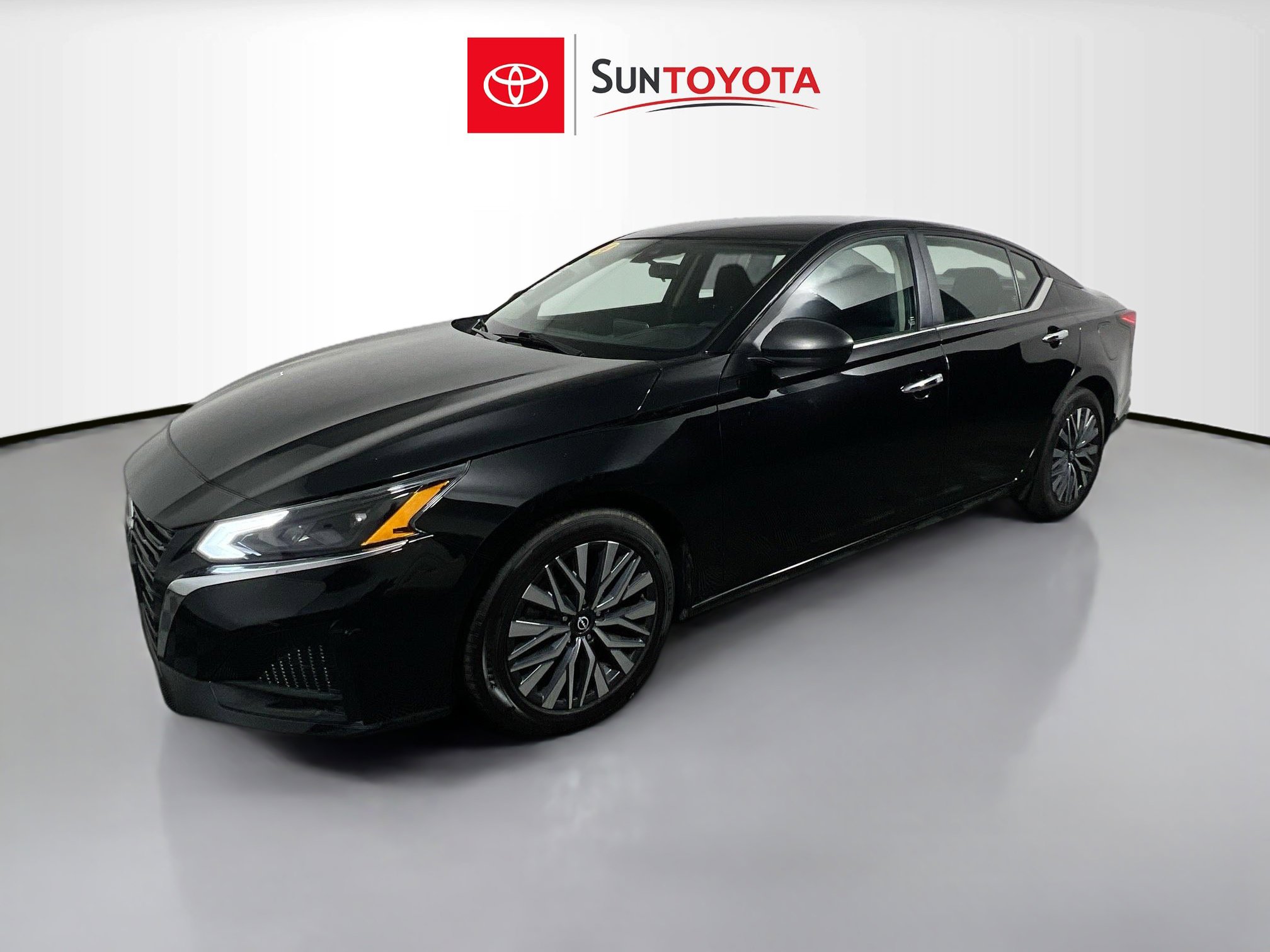 Used 2024 Nissan Altima 2.5 SV FWD image 9
