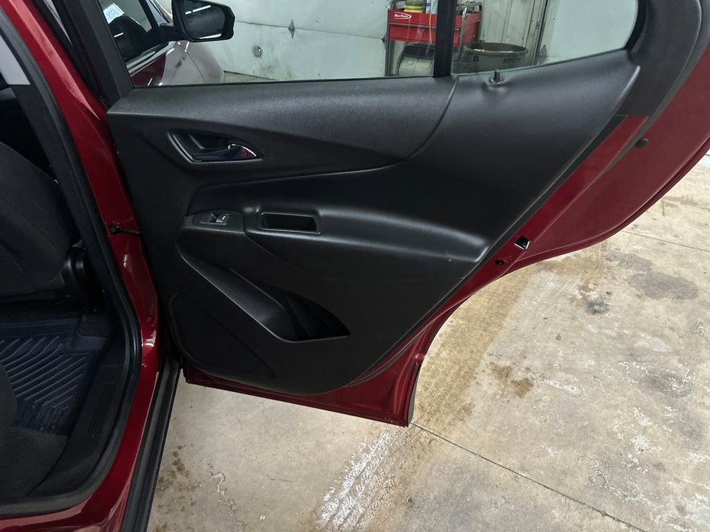 Used 2018 Chevrolet Equinox LT image 33