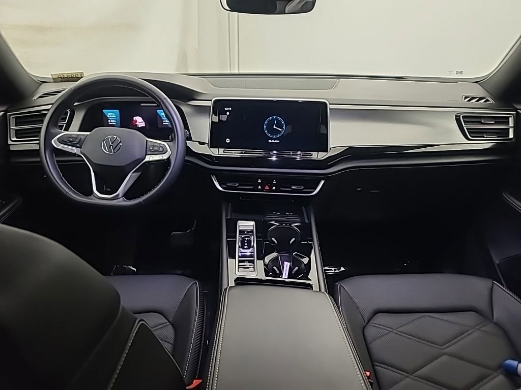 Used 2025 Volkswagen Atlas Cross Sport SE image 20