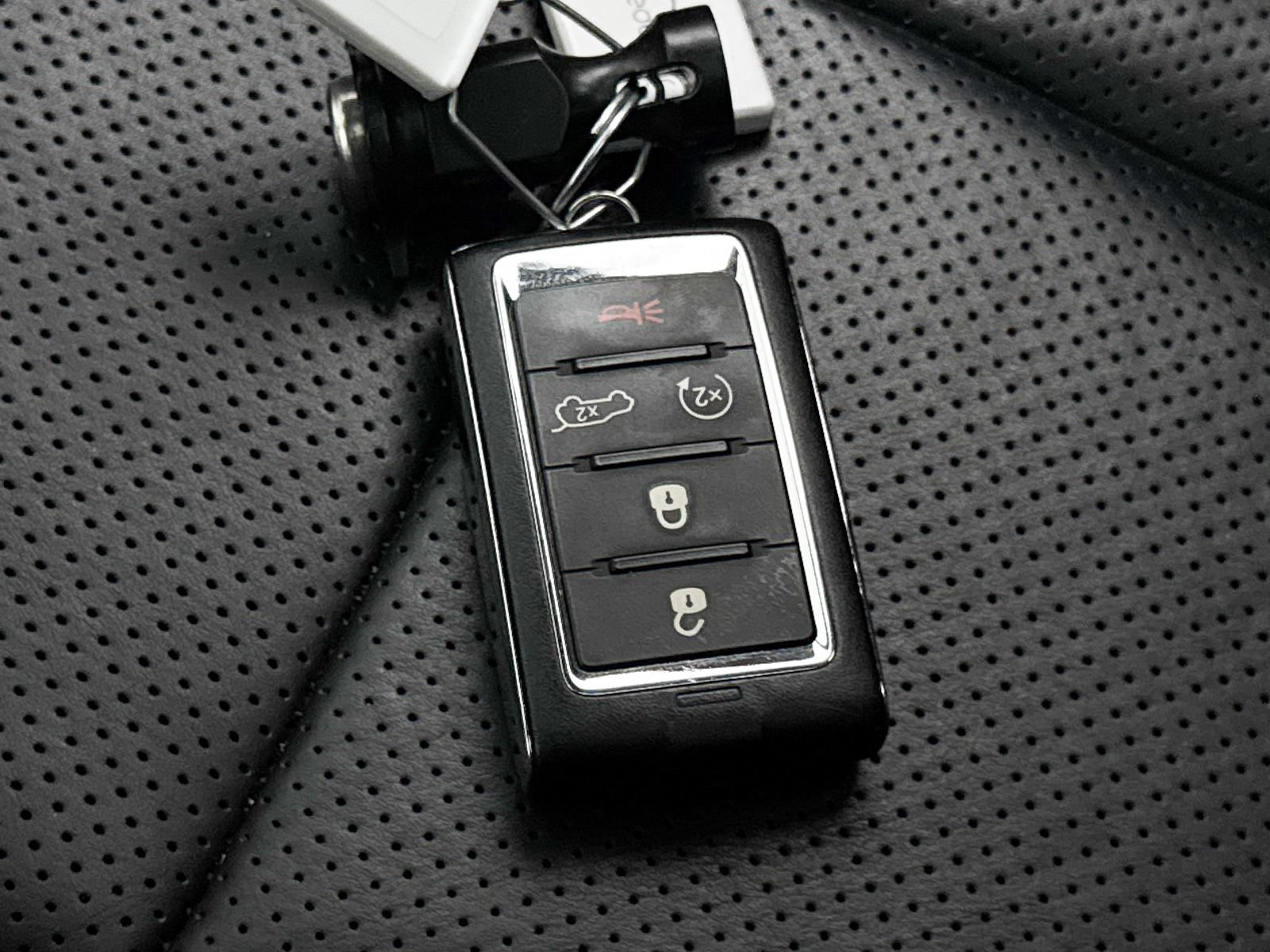 Used 2023 Jeep Grand Cherokee Summit AWD/4WD image 40