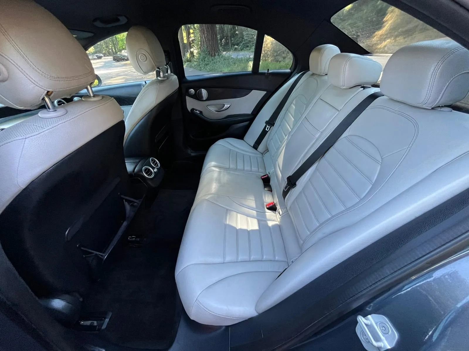 Used 2015 Mercedes-Benz C 400 4MATIC image 8