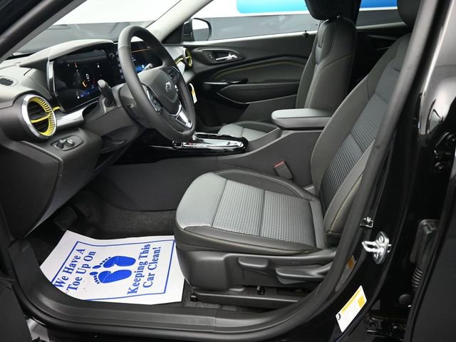 New 2026 Chevrolet Trax LT w/ Driver Confidence Package image 12