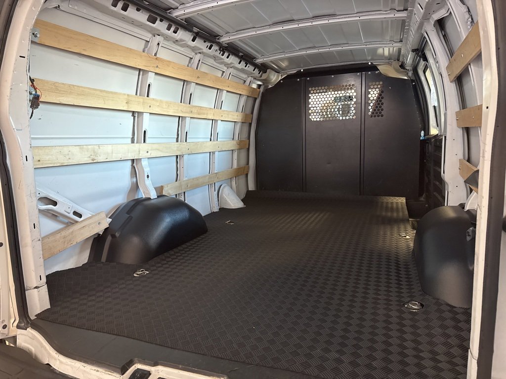 Used 2023 GMC Savana 2500 w/ Driver Convenience Package image 18