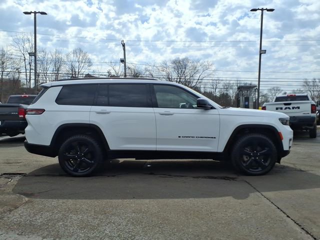 Certified 2023 Jeep Grand Cherokee L Limited w/ Black Appearance Package AWD/4WD image 2