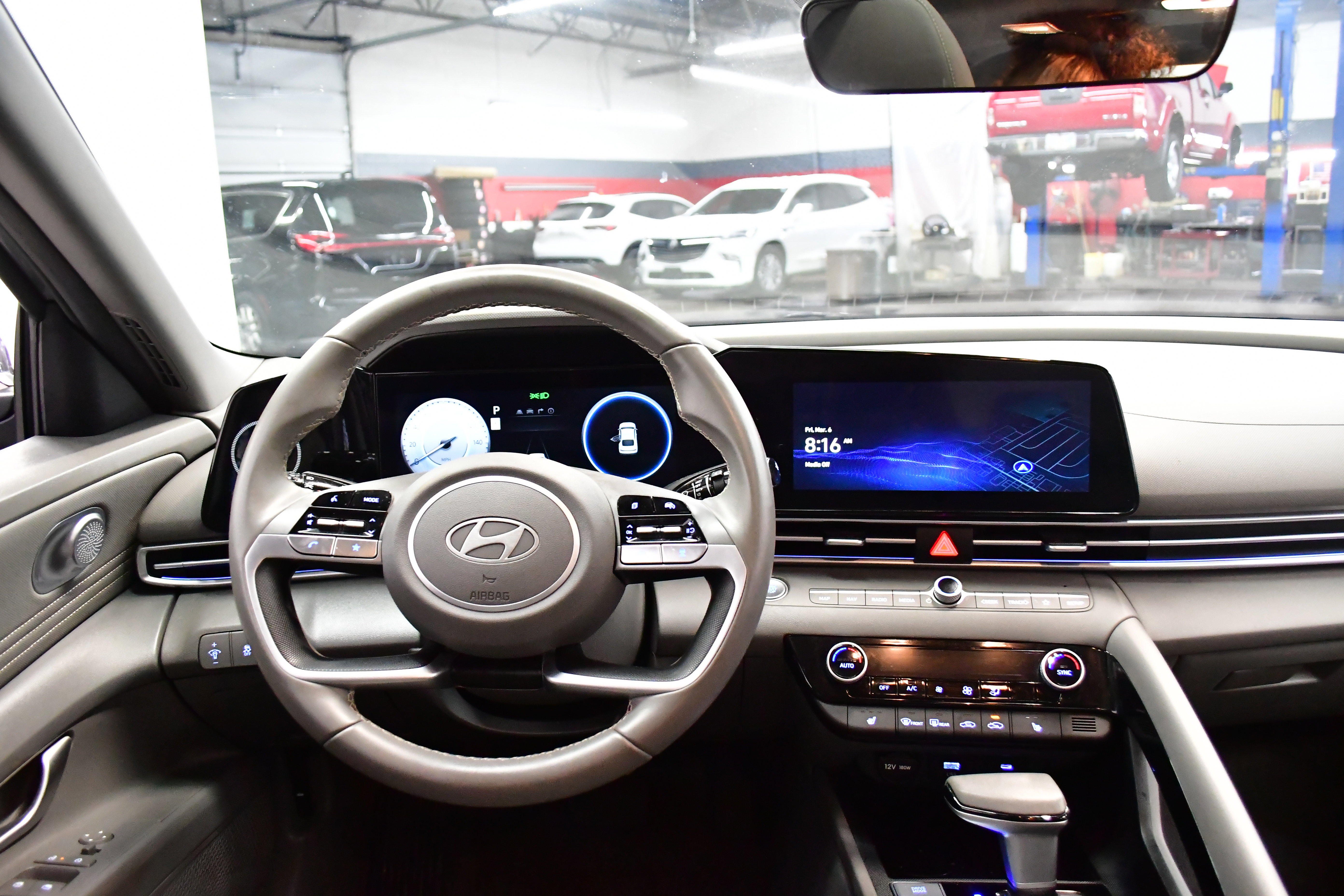 Used 2025 Hyundai Elantra SEL image 10