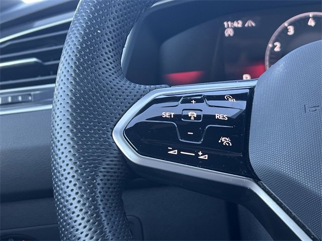 Used 2024 Volkswagen Tiguan SE R-Line image 22