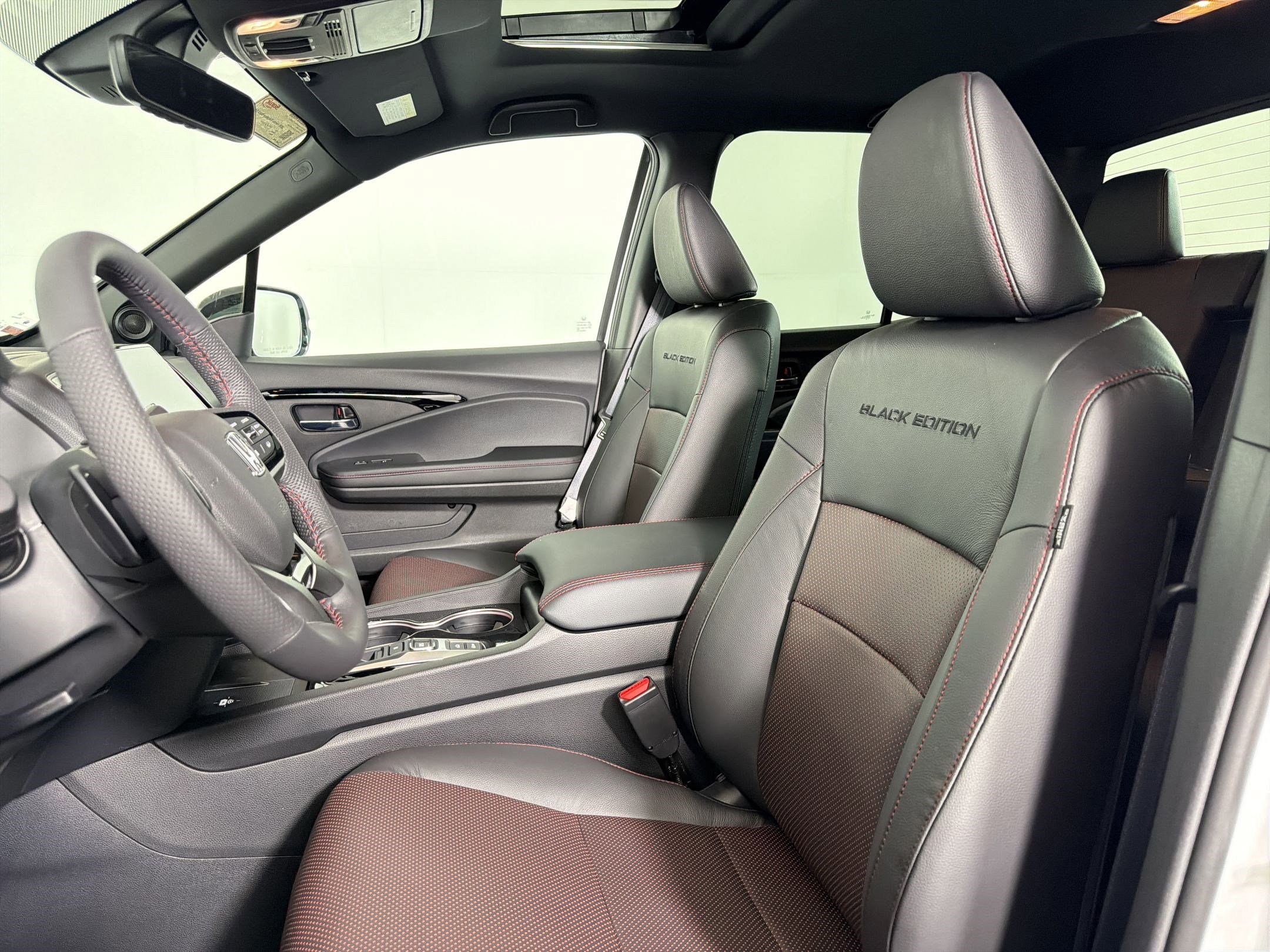 New 2026 Honda Ridgeline Black Edition image 4