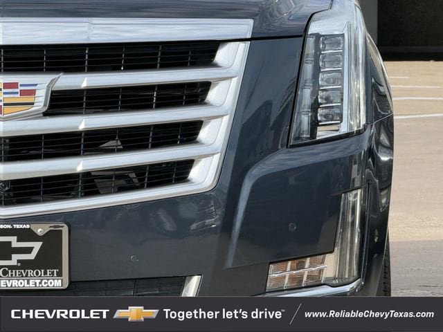 Used 2019 Cadillac Escalade Luxury RWD image 4