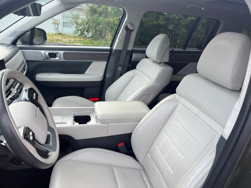 Used 2024 Hyundai Santa Fe Calligraphy AWD/4WD image 9